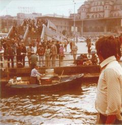 Ausgrabung002-02_Isin_1975_Blick_Galata_Yeni-Camii.JPG